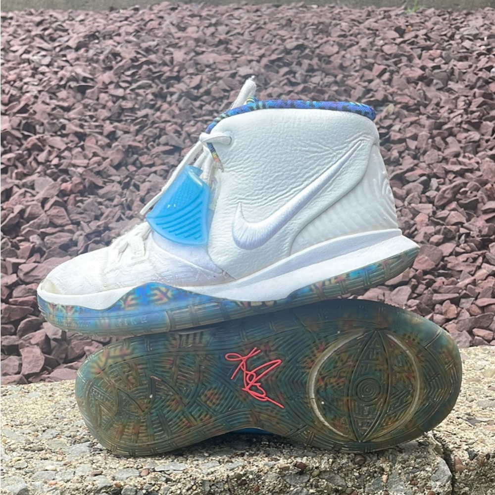 Youth Nike kyrie
